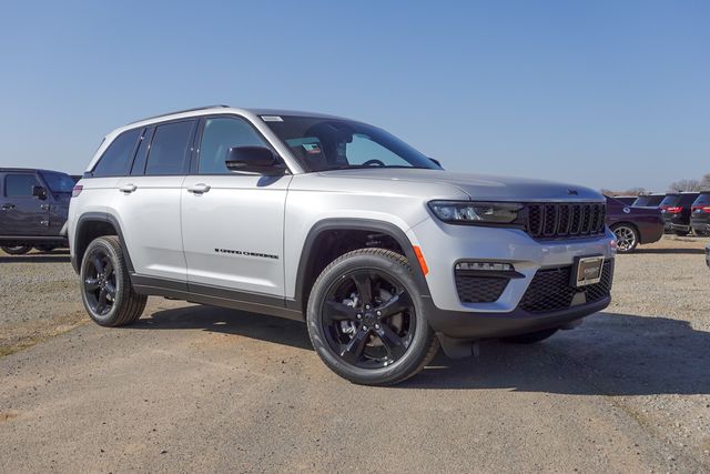 new 2025 Jeep Grand Cherokee car, priced at $44,540