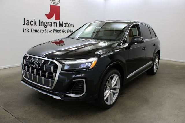 new 2025 Audi Q7 car, priced at $70,850