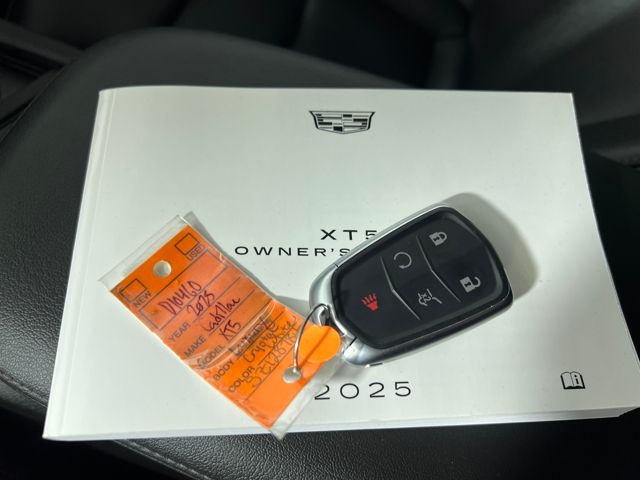 new 2025 Cadillac XT5 car