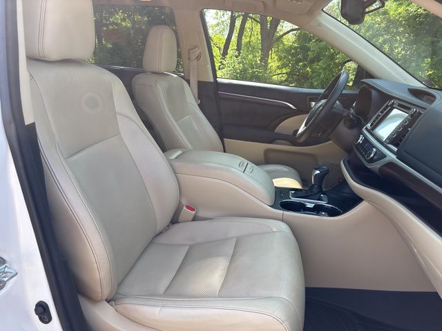 used 2015 Toyota Highlander car, priced at $21,999
