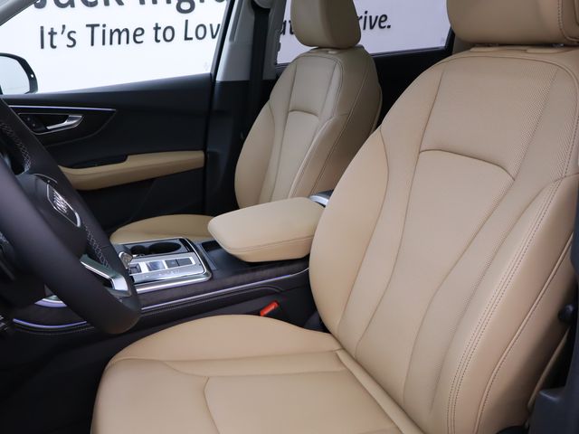 new 2025 Audi Q7 car, priced at $72,250