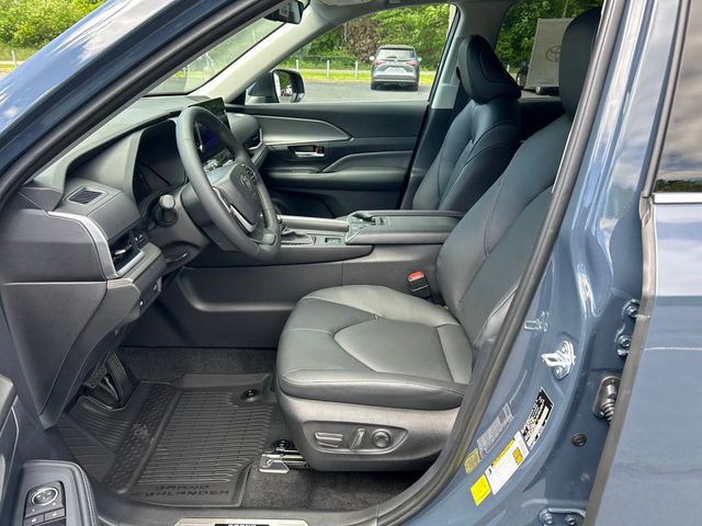 new 2025 Toyota Grand Highlander car, priced at $50,027