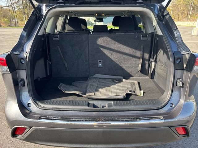 used 2023 Toyota Highlander car, priced at $34,399