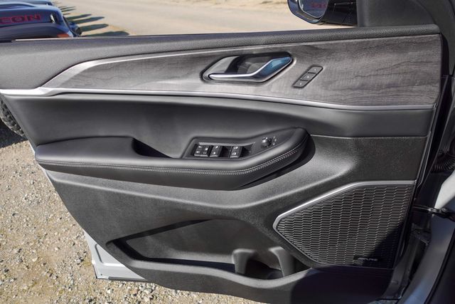 new 2025 Jeep Grand Cherokee car, priced at $40,790