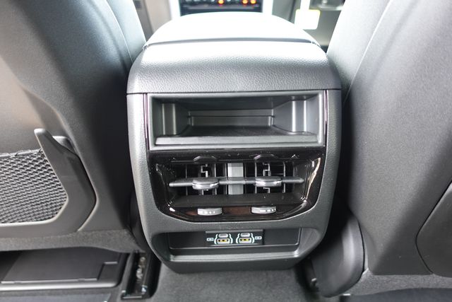 new 2025 Jeep Grand Cherokee car, priced at $34,125