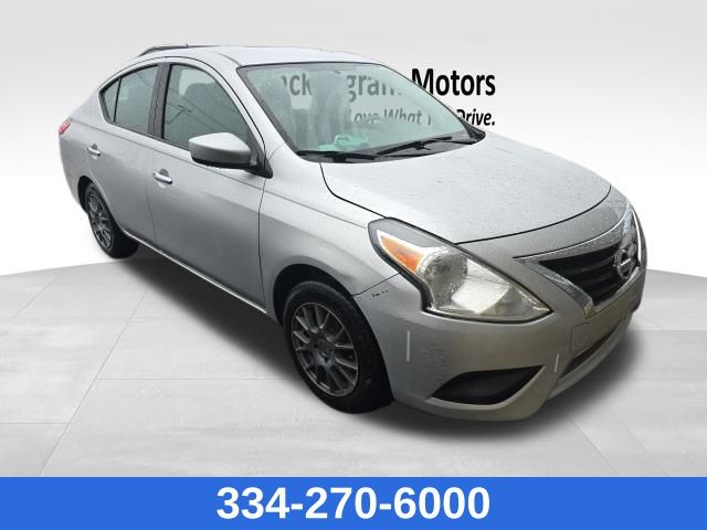used 2019 Nissan Versa car