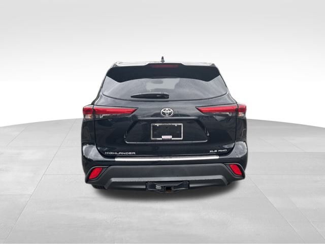 used 2022 Toyota Highlander car, priced at $35,699