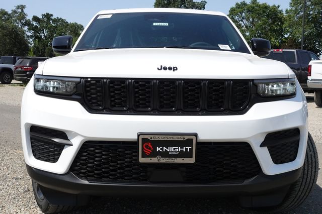 new 2025 Jeep Grand Cherokee car, priced at $40,755