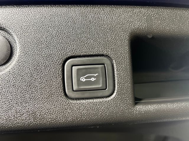 used 2022 Chevrolet Equinox car, priced at $19,500