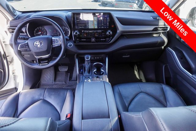 used 2020 Toyota Highlander car, priced at $32,000