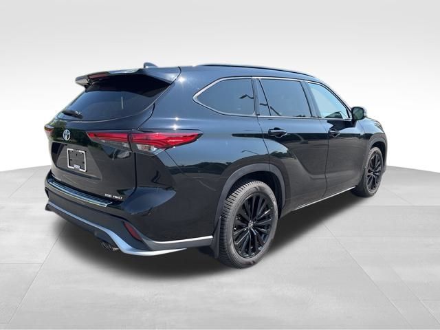 used 2023 Toyota Highlander car, priced at $42,499