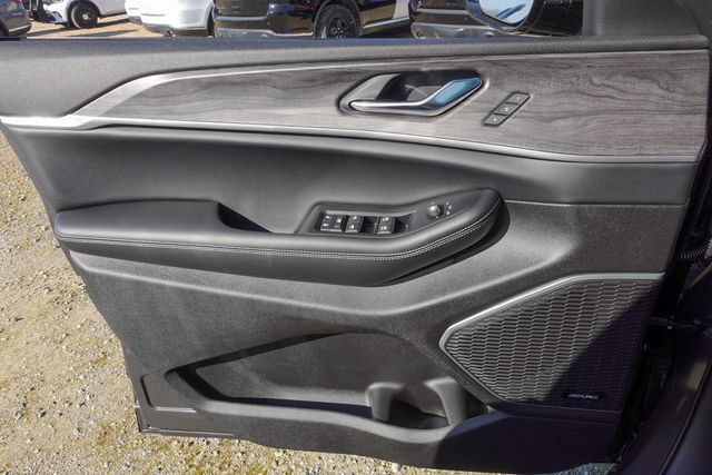 new 2025 Jeep Grand Cherokee car, priced at $46,676