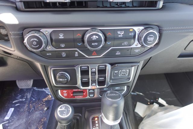 new 2025 Jeep Gladiator car, priced at $47,390