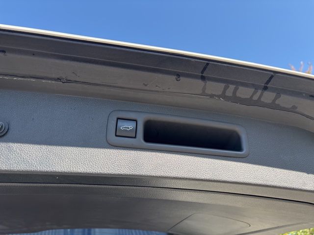 used 2022 Toyota Highlander car, priced at $37,150