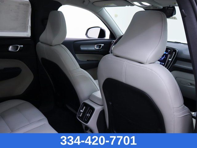 new 2025 Volvo XC40 car, priced at $43,997