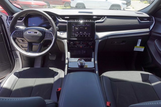 new 2025 Jeep Grand Cherokee L car, priced at $40,617