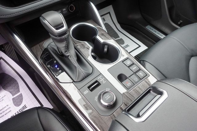 new 2025 Toyota Highlander car