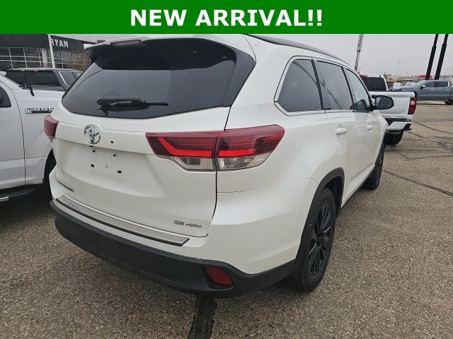 used 2019 Toyota Highlander car, priced at $29,500