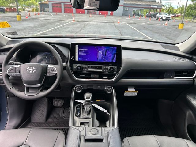 new 2025 Toyota Grand Highlander car, priced at $50,027