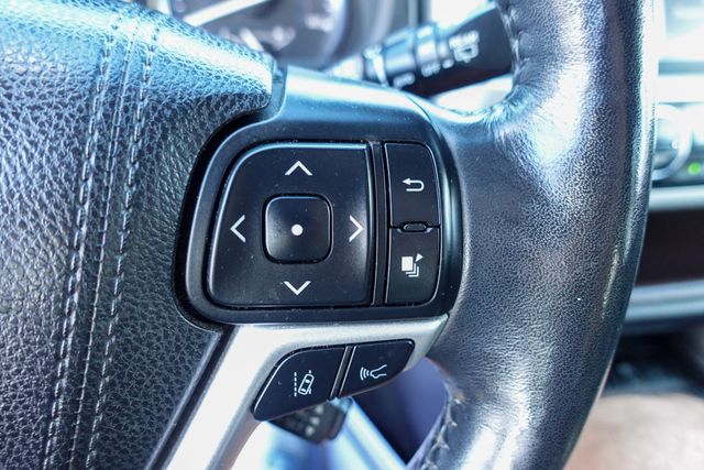 used 2018 Toyota Highlander Hybrid car, priced at $22,400