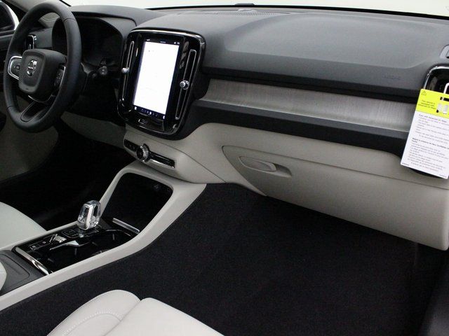 new 2024 Volvo XC40 car, priced at $42,342