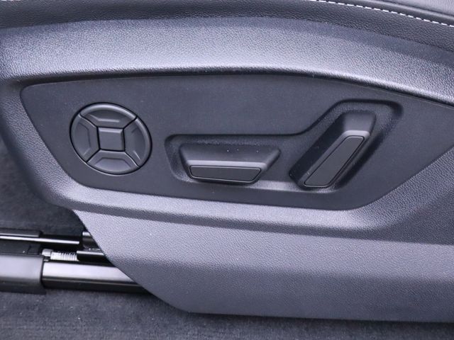 new 2025 Audi Q7 car, priced at $73,540
