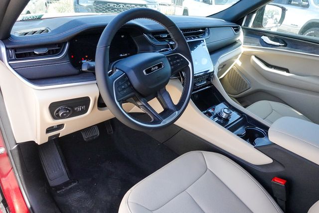 new 2025 Jeep Grand Cherokee car, priced at $51,180