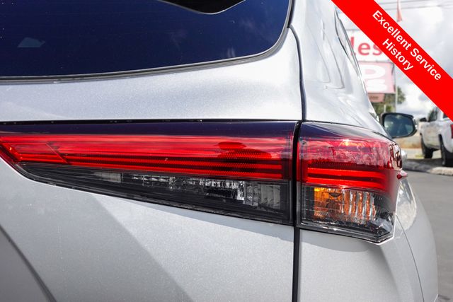 used 2022 Toyota Highlander car, priced at $37,000