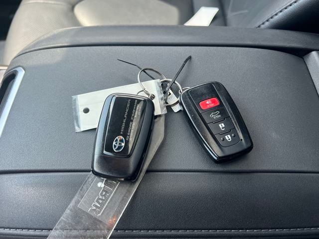 used 2021 Toyota Highlander Hybrid car, priced at $42,995