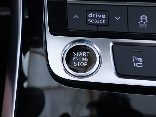 new 2025 Audi Q7 car, priced at $72,250