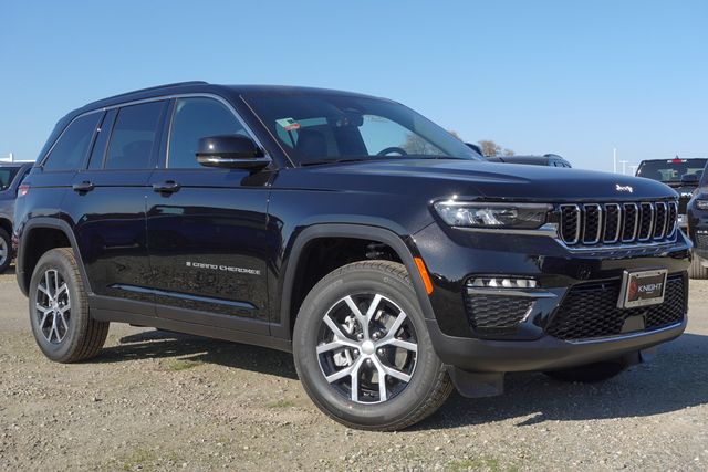 new 2025 Jeep Grand Cherokee car, priced at $42,795