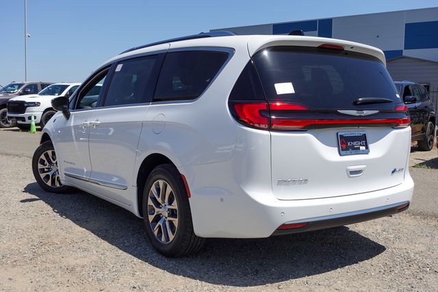 new 2025 Chrysler Pacifica Hybrid car, priced at $47,541