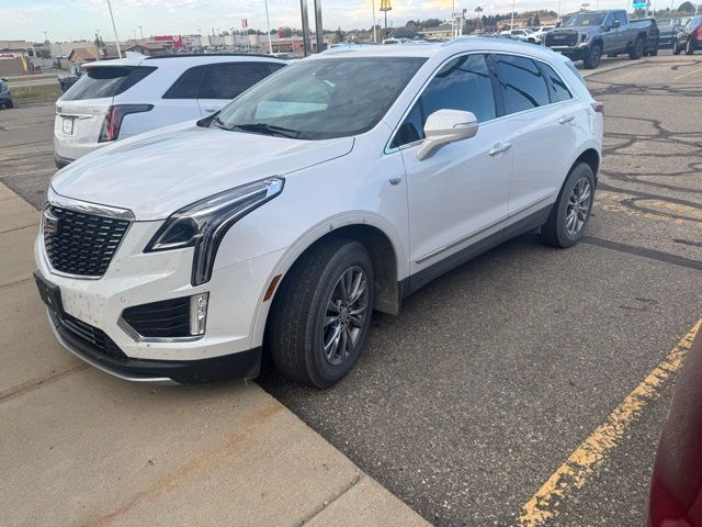 used 2022 Cadillac XT5 car, priced at $32,000