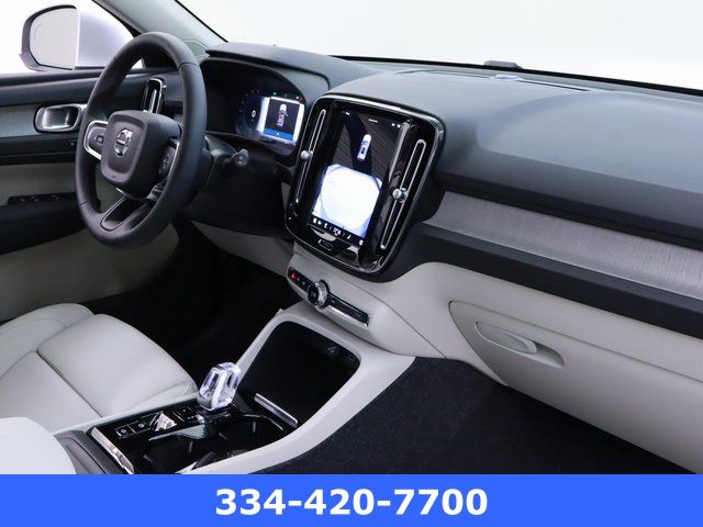 new 2025 Volvo XC40 car, priced at $45,632