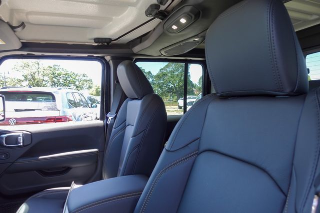 new 2025 Jeep Gladiator car, priced at $47,030