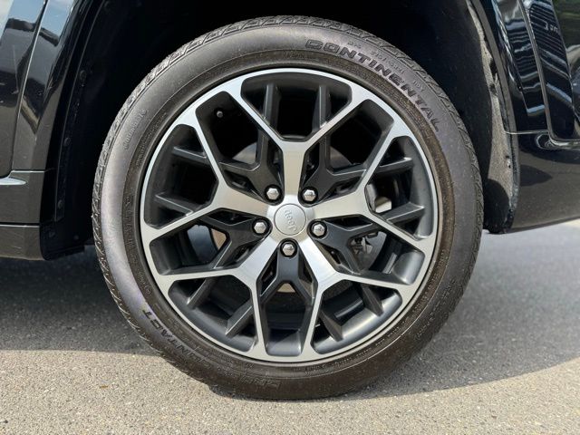 used 2022 Jeep Grand Cherokee car, priced at $40,844