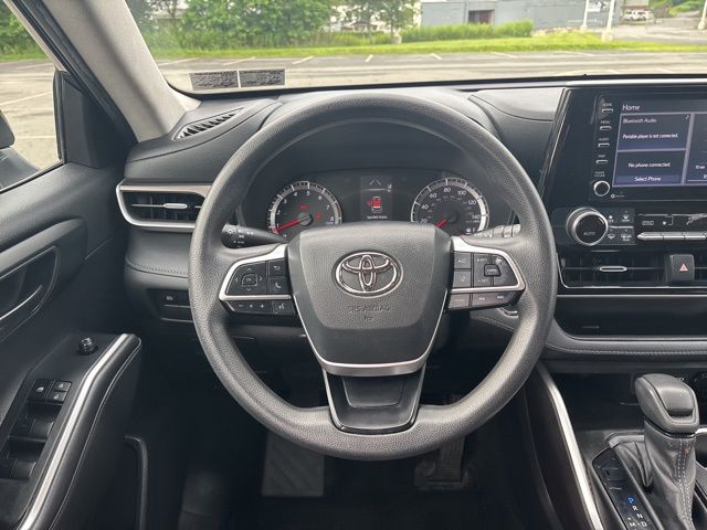 used 2022 Toyota Highlander car, priced at $29,999