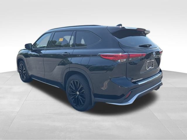 used 2023 Toyota Highlander car, priced at $42,499