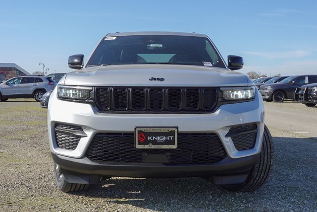 new 2025 Jeep Grand Cherokee car, priced at $44,170