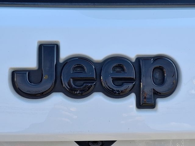 used 2018 Jeep Grand Cherokee car, priced at $17,806