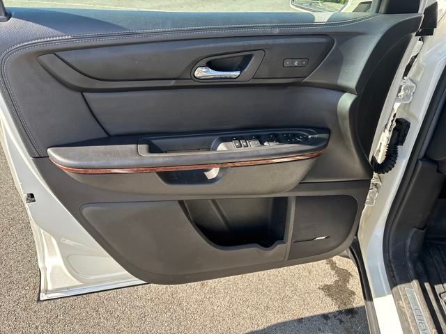 used 2014 Chevrolet Traverse car, priced at $11,198