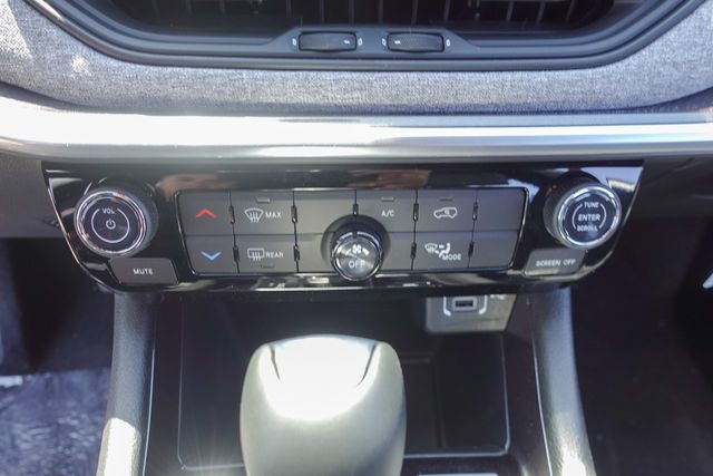 new 2025 Jeep Compass car, priced at $25,868