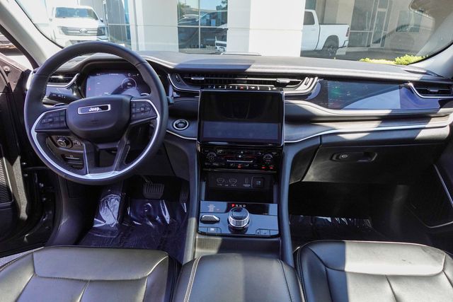 used 2024 Jeep Grand Cherokee car, priced at $29,489