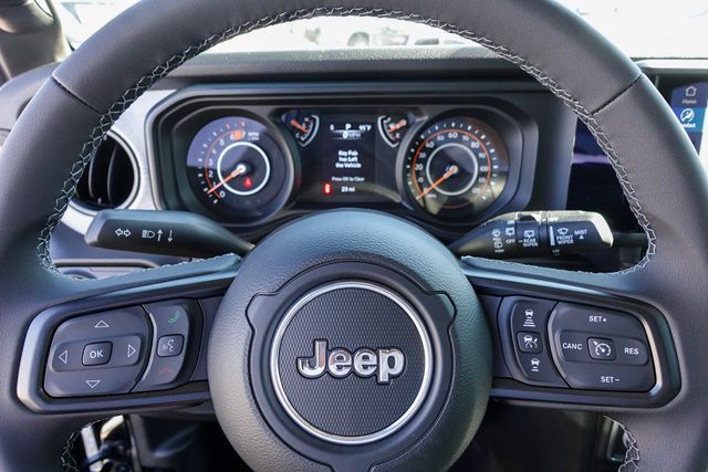 new 2025 Jeep Wrangler car, priced at $40,180