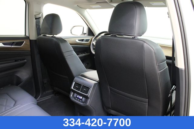 new 2025 Volkswagen Atlas car, priced at $43,693