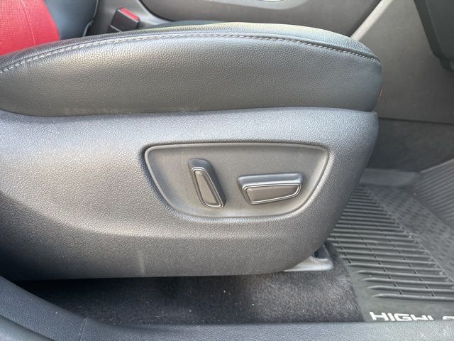 used 2021 Toyota Highlander car, priced at $32,999