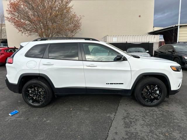 used 2023 Jeep Cherokee car, priced at $25,898