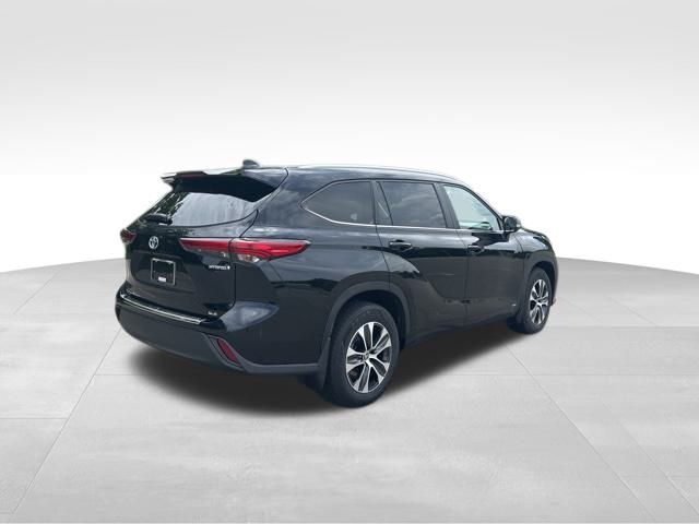 used 2023 Toyota Highlander Hybrid car, priced at $37,999