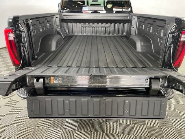 new 2024 GMC Sierra 2500HD car, priced at $80,000