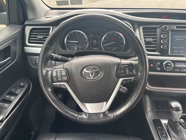 used 2019 Toyota Highlander car, priced at $18,999